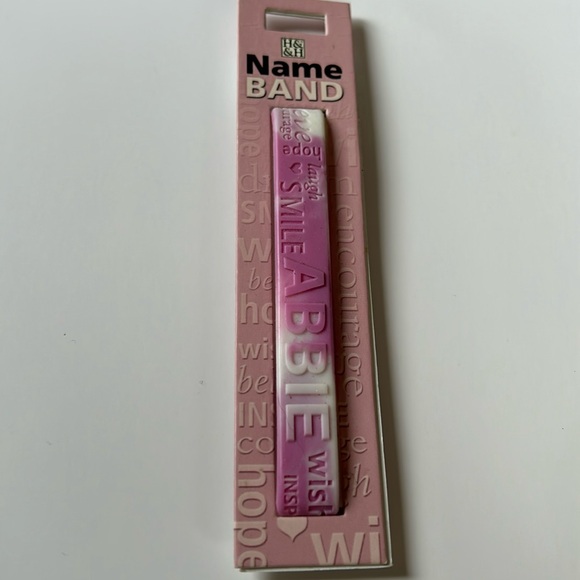 NWT🌟H&&H💫 ABBIE Pink Name Band Rubber Bracelet - Picture 3 of 7